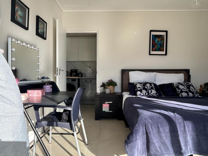 To Let 1 Bedroom Property for Rent in Sandown Western Cape